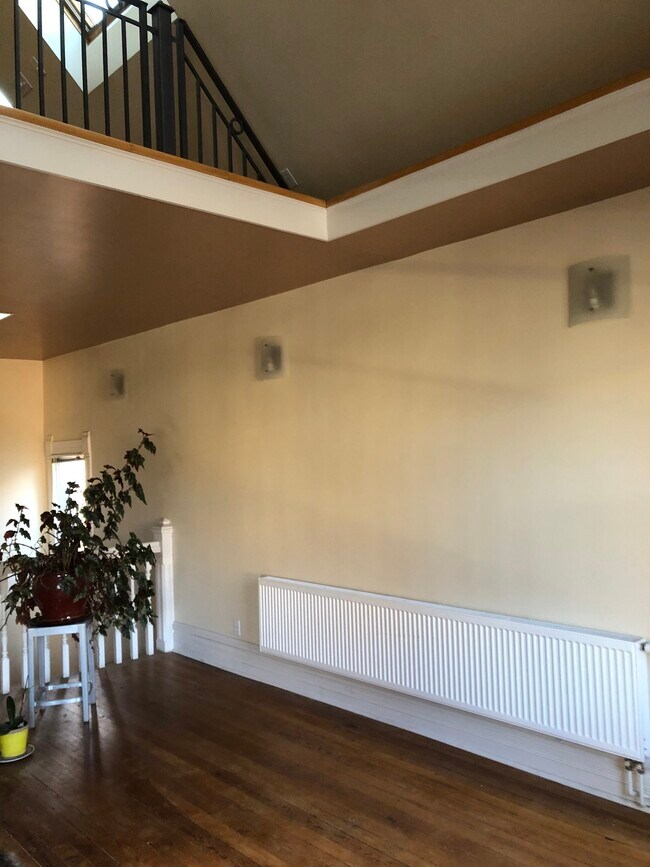 Dining Room - 2141 Franklin St