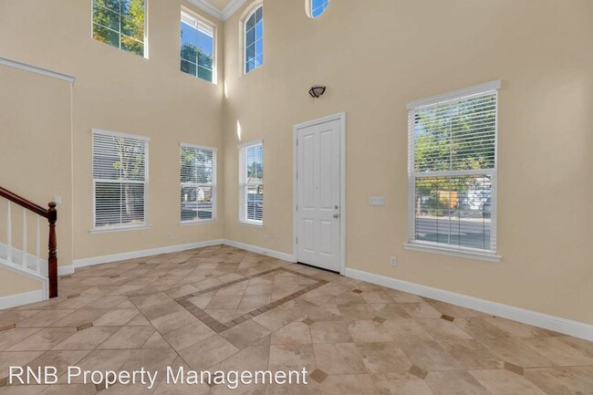 Building Photo - 4 br, 3 bath House - 4015 Hunter Oaks Lane