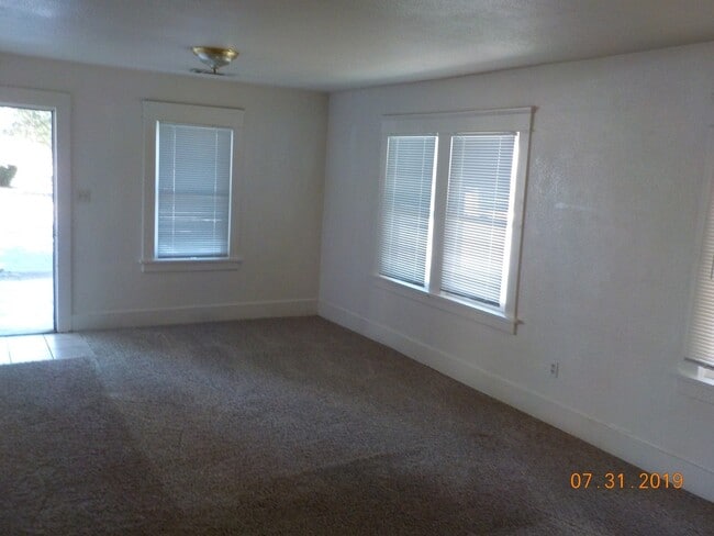 Building Photo - 1220 G St