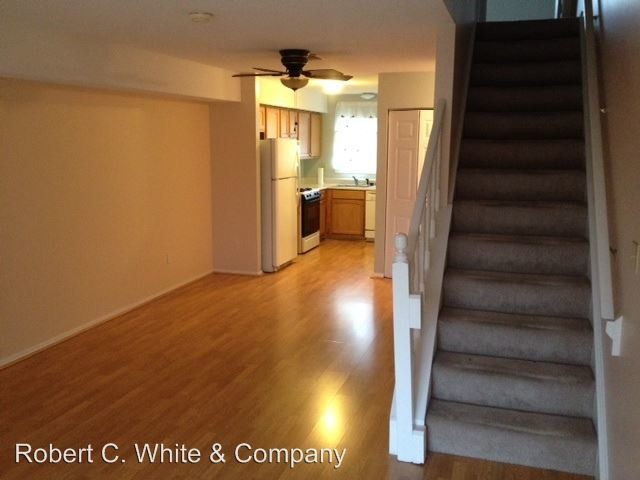 Foto del edificio - 2 br, 1.5 bath House - 392 Elm St. Unit P3