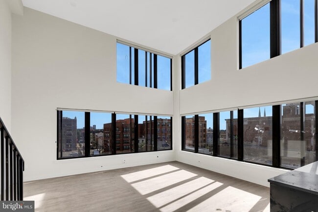 Building Photo - 500 N 13th St