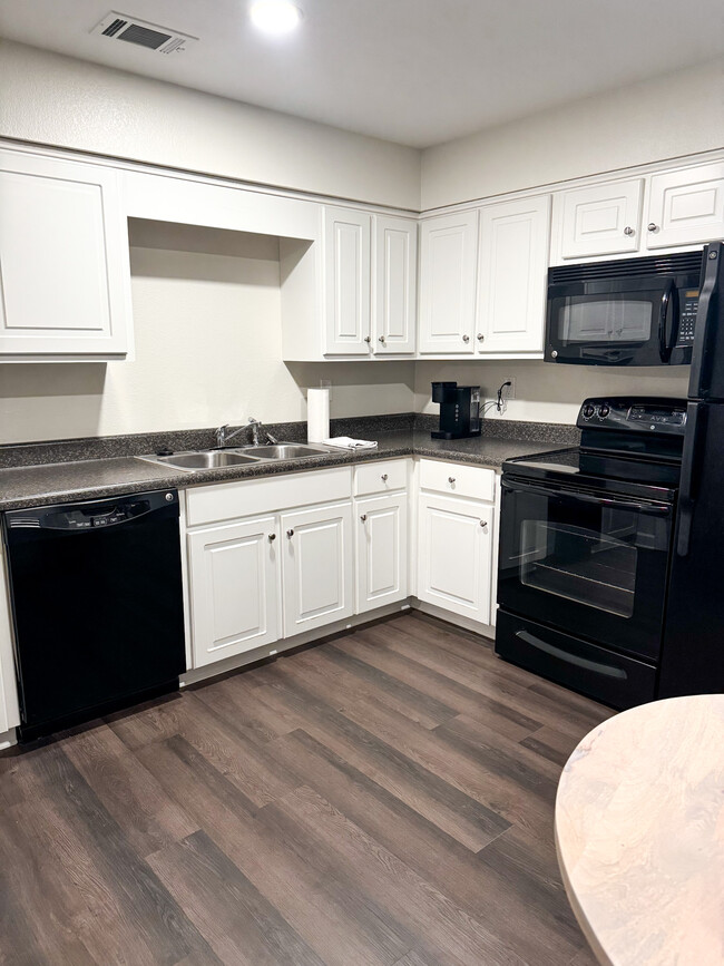 Photo - 807 Park Lane Townhome