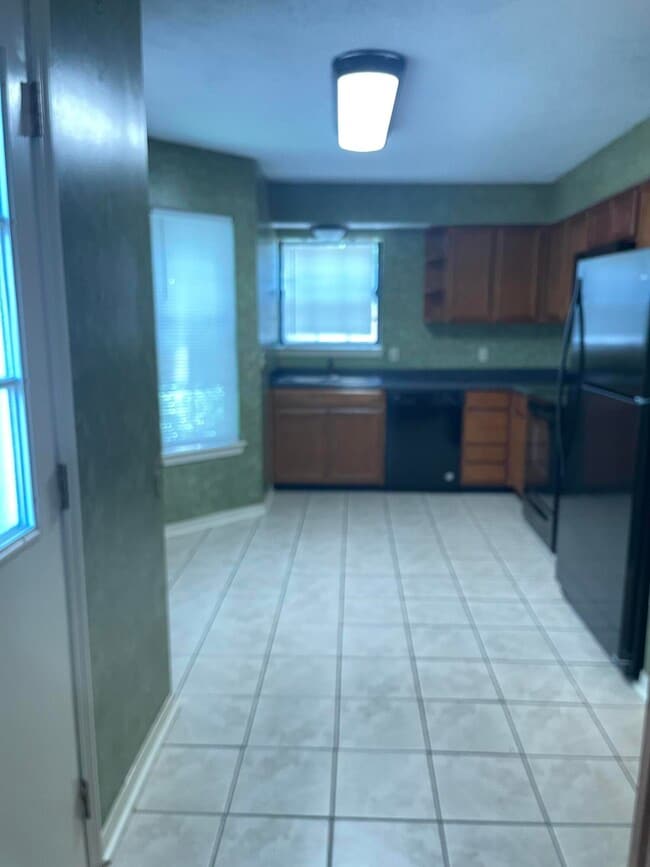 Building Photo - 1511 Mariah Way W