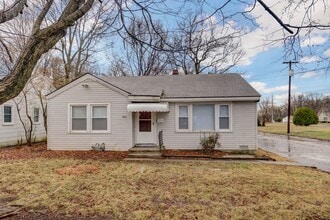 Building Photo - 1413 S Roanoke Ave