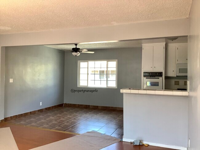 Dining area and kitchen - 4316 Willow Brook Ave