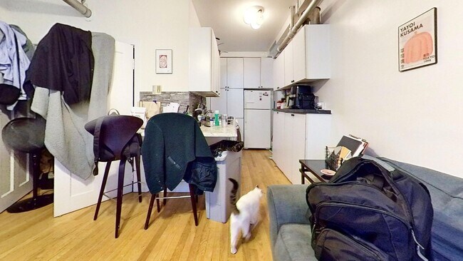 Foto del edificio - East Lakeview Garden Studio includes Heat