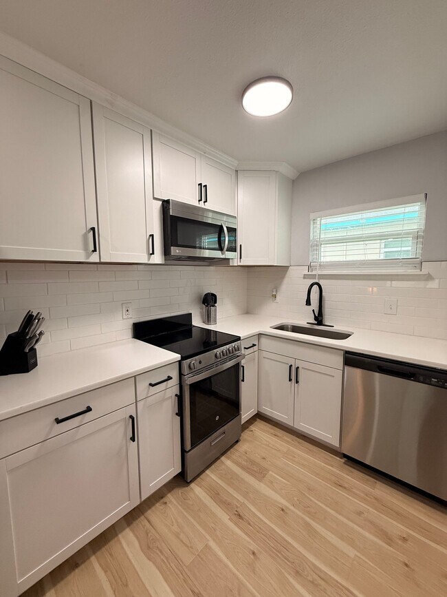 Foto del edificio - 240 30th Ave N