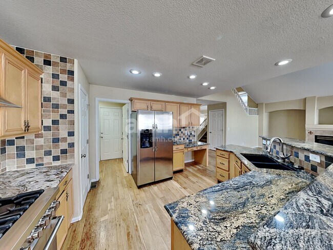 Building Photo - 2320 S Gibralter Way