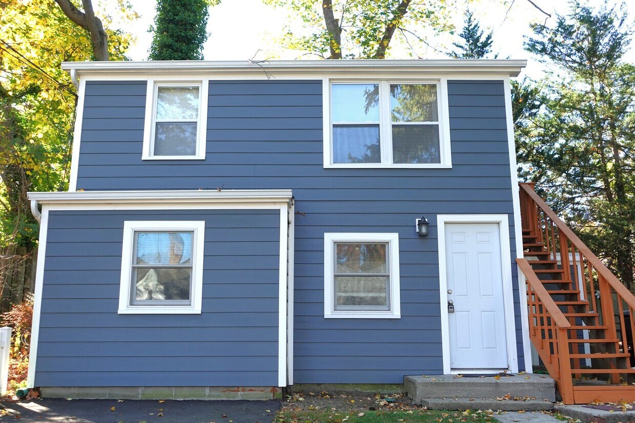 Primary Photo - 37 Hillside Ave