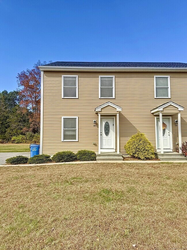 56 Nature Ave Unit A, Colchester, CT 06415 Room for Rent in