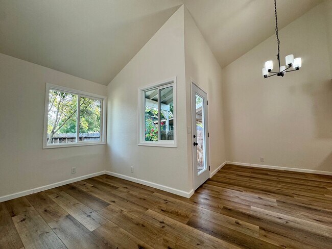 Foto del edificio - 2369 Kenton Ct