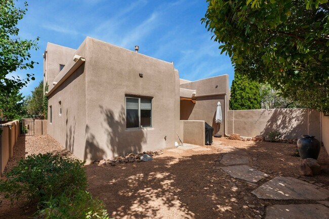Foto del edificio - 6416 Sage Point Ct NE