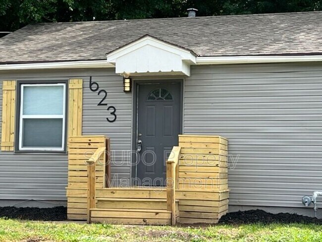 Building Photo - 623 N Highland Dr