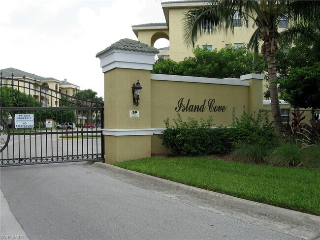 Foto del edificio - 1791 Four Mile Cove Pkwy