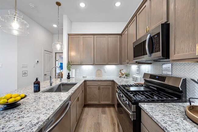 Foto del edificio - 1570 W Tidwell Rd