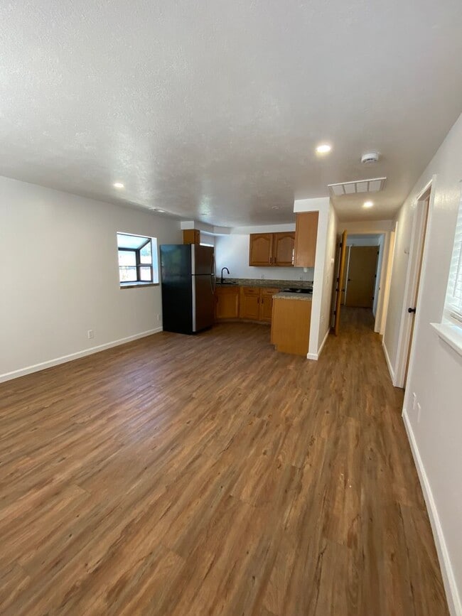 Building Photo - 1 Bedroom Home next to the Whitewater Park...