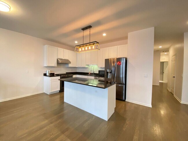 Foto del edificio - 947 W 14th Pl