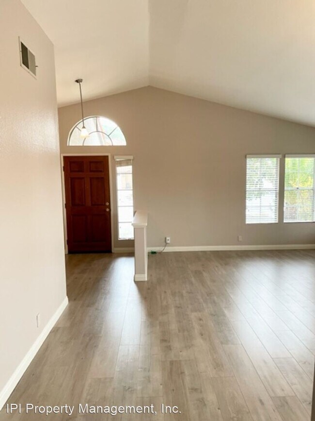 Building Photo - 3 br, 2 bath House - 9525 Stargaze Ave.