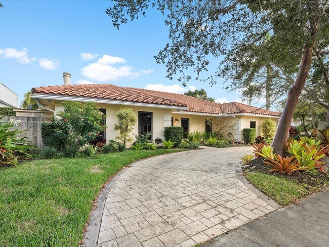 Foto del edificio - 21151 NE 22nd Ct