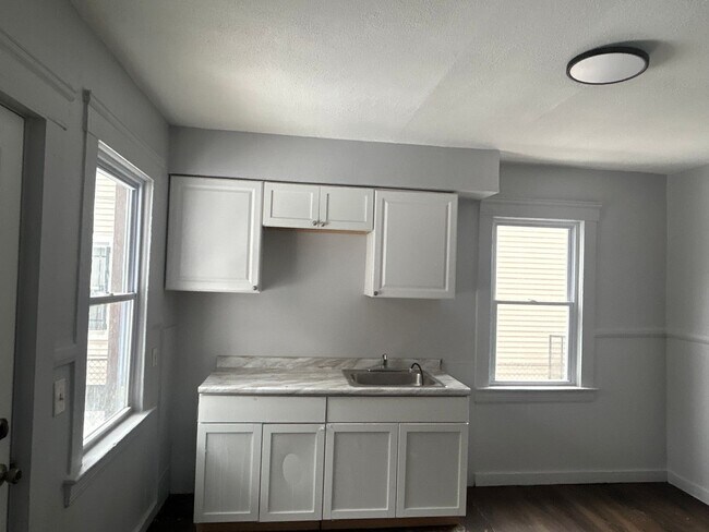 Foto del edificio - 5bd Single Section 8