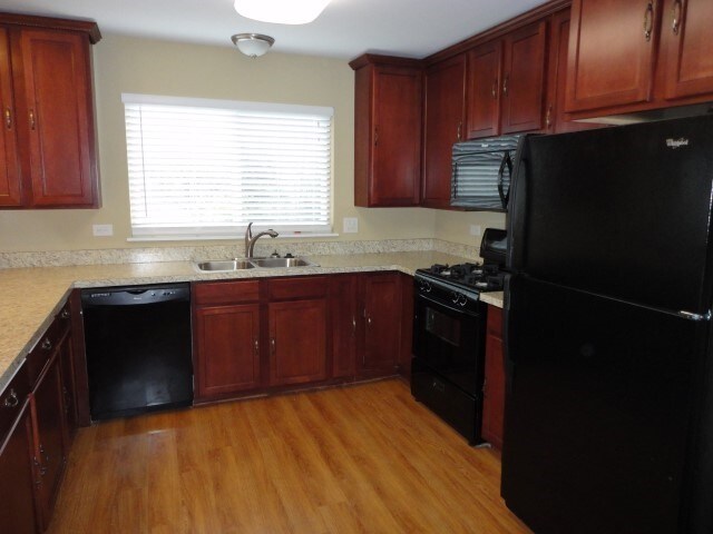 Foto del edificio - 930 Provence Place