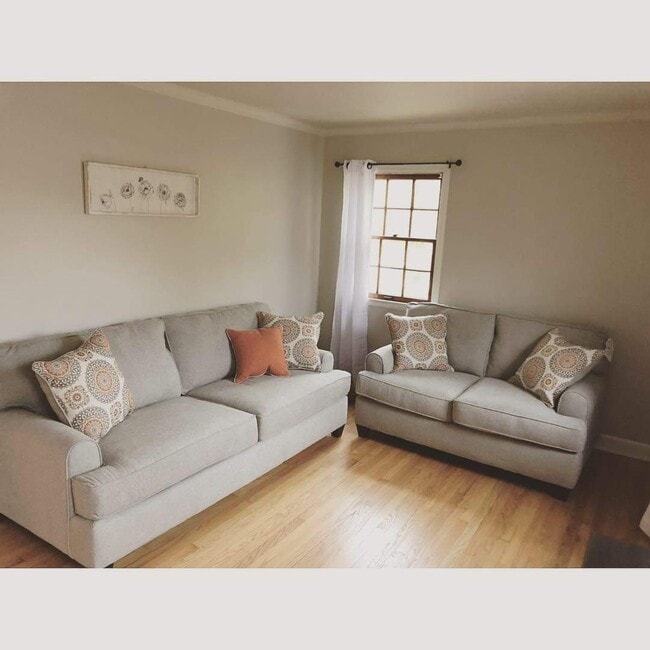 Building Photo - 4728 W Manitoba St