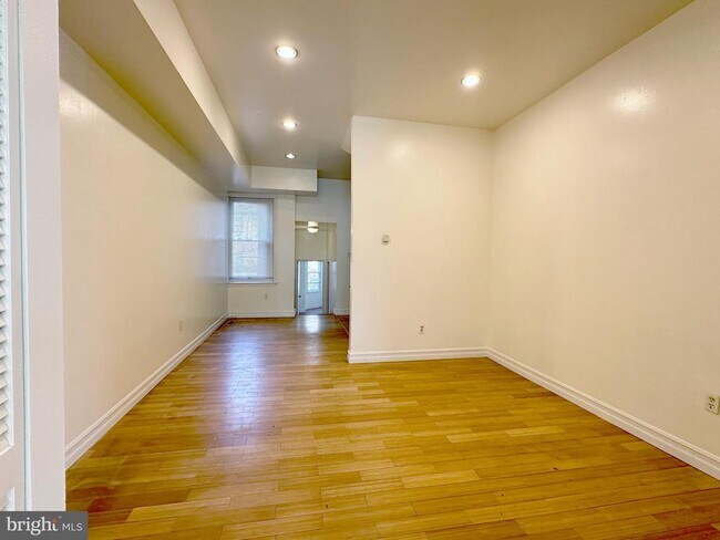 Foto del edificio - 3231 Powelton Ave