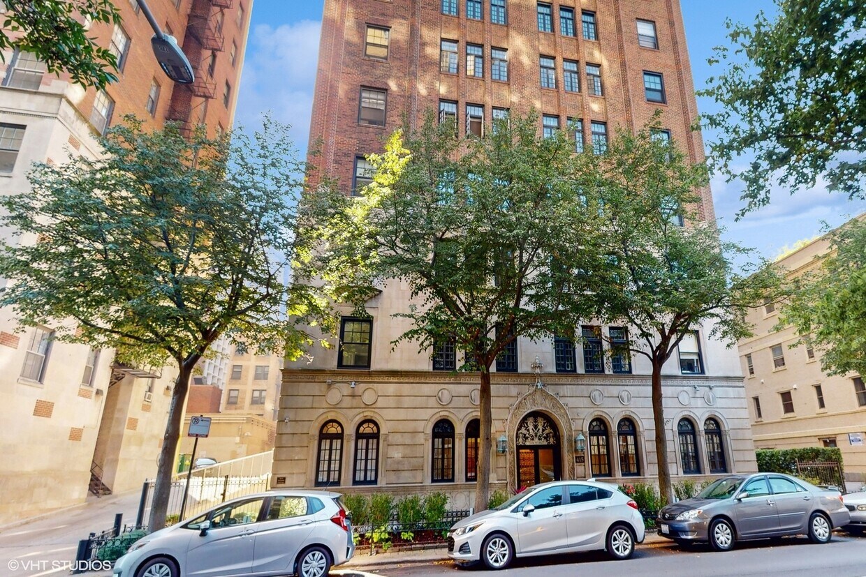 Primary Photo - 415 W Aldine Ave