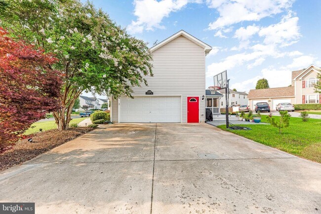 Building Photo - 45416 Buttercup Ln