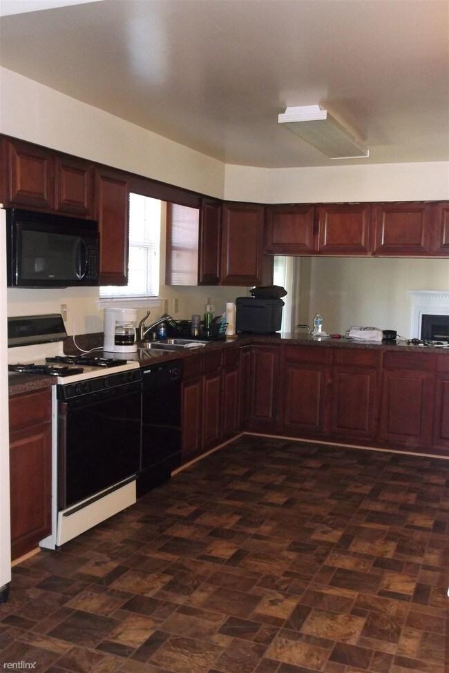 Building Photo - 10510 Nast Dr