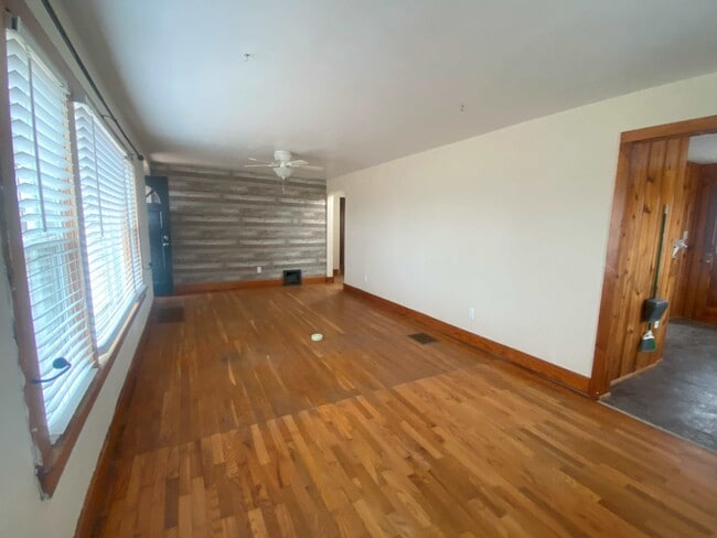 Building Photo - 5544 MO-25