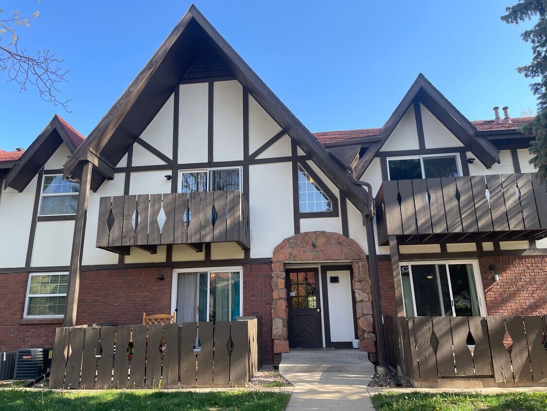 Primary Photo - Extensively Remodeled 1 Bedroom 1 Bath Con...