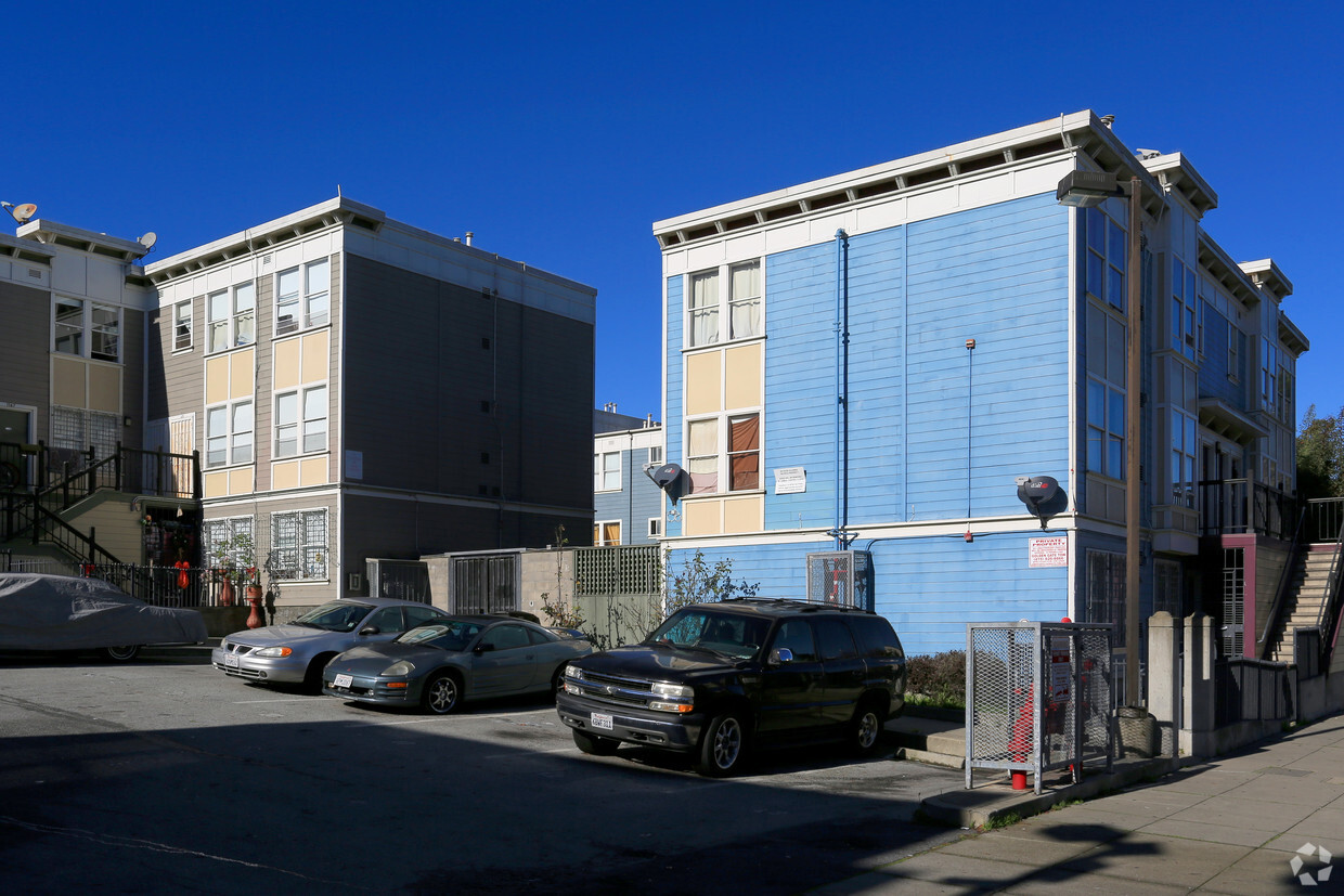 Building Photo - Robert Pitts Apartments