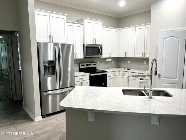 Building Photo - Great home in Pine Lakes