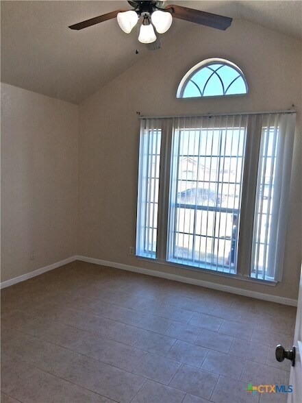 Foto del edificio - 3107 Lavender Ln