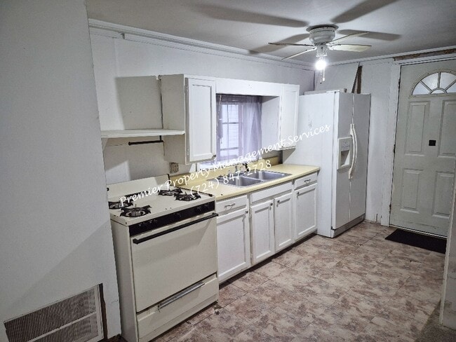 Building Photo - 1613 4th Ave