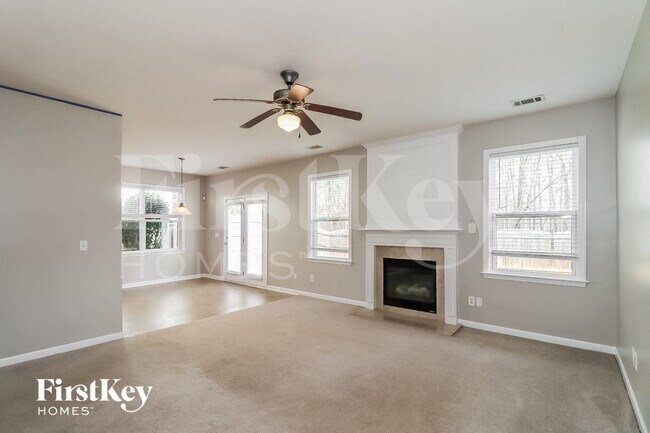 Foto del edificio - 6483 Stonelake Pl SW
