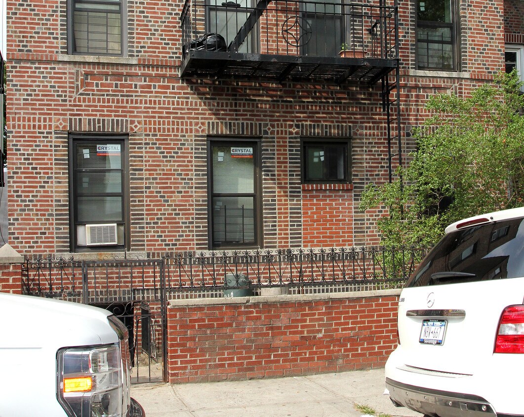 Primary Photo - 476 E 95th St