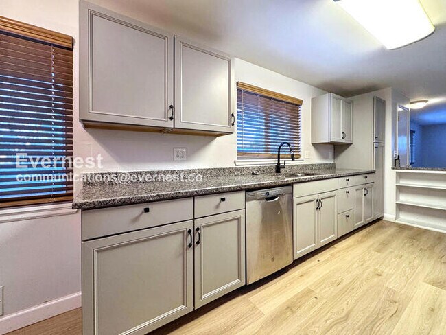 Foto del edificio - 6638 S Logan St