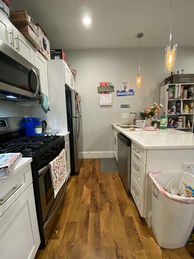 Primary Photo - 224 Lexington St