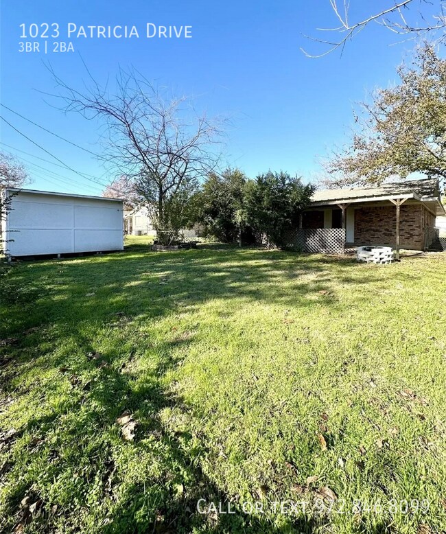 Foto del edificio - Family Home with Shed in Backyard