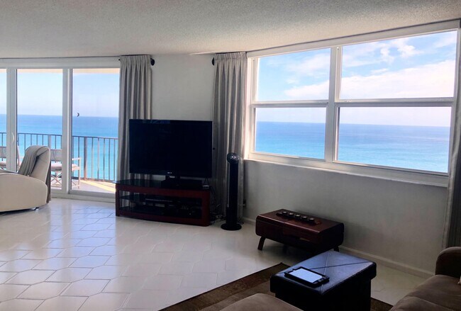 Building Photo - 5420 N Ocean Dr