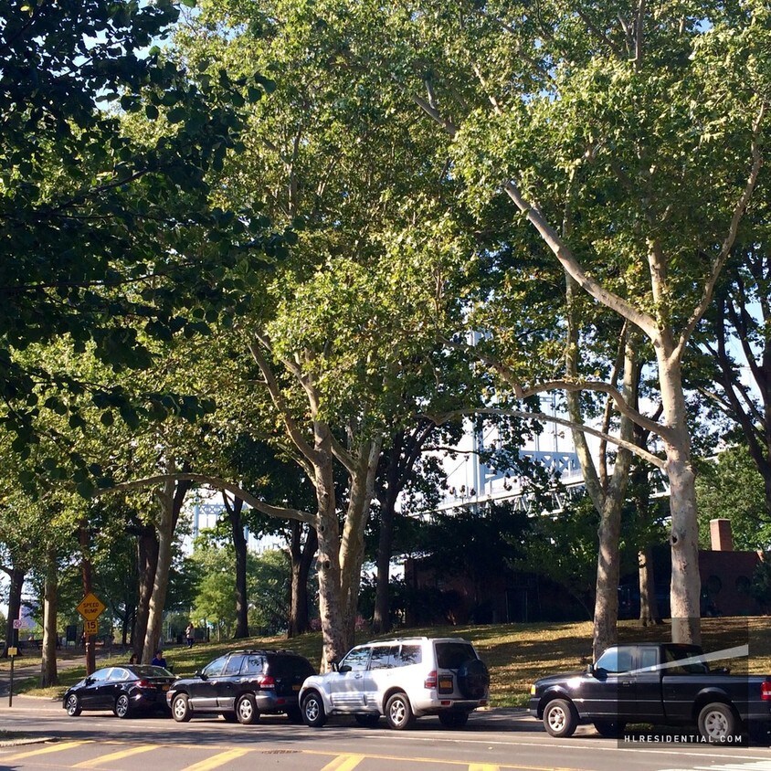 Building Photo - 1902 Astoria Park S