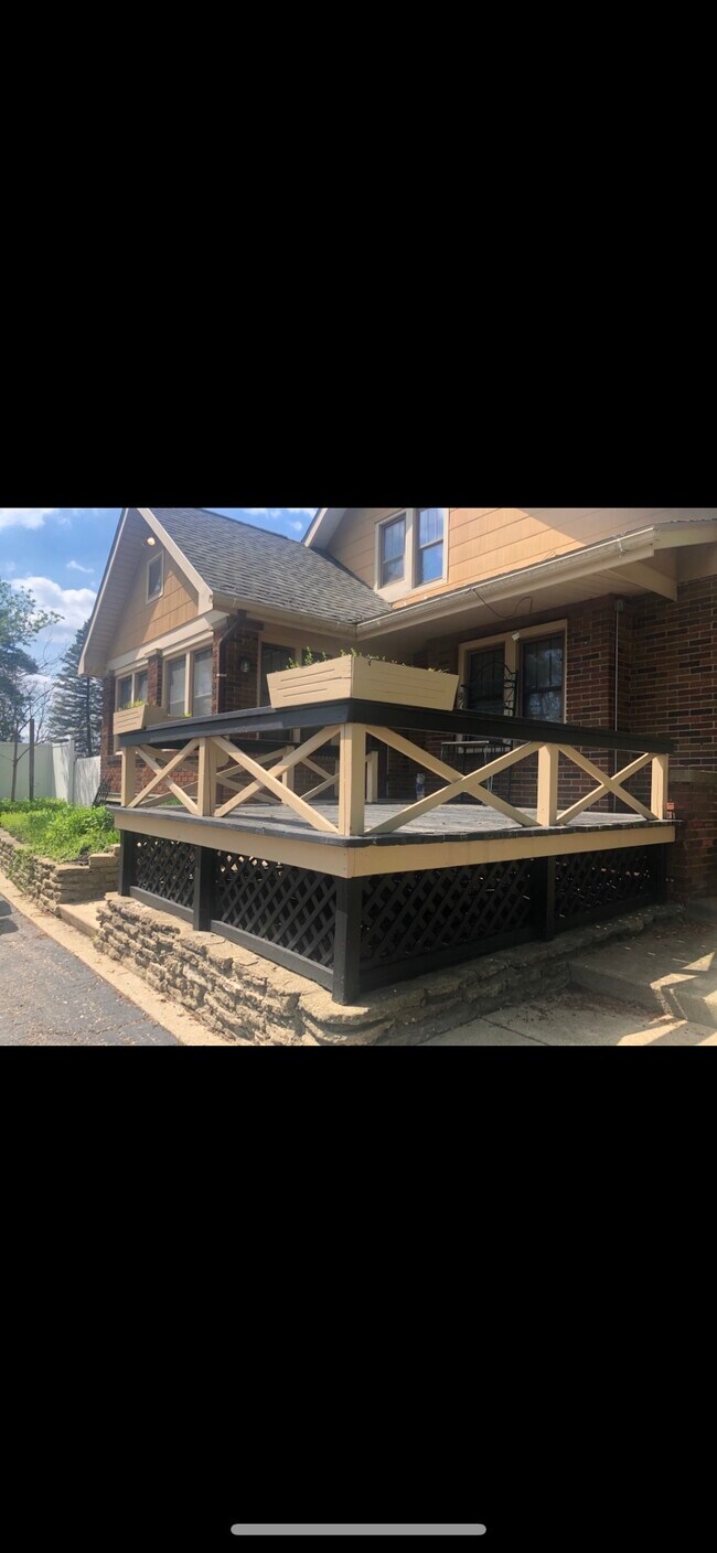 Foto del edificio - 2185 N Hickory Ridge Rd