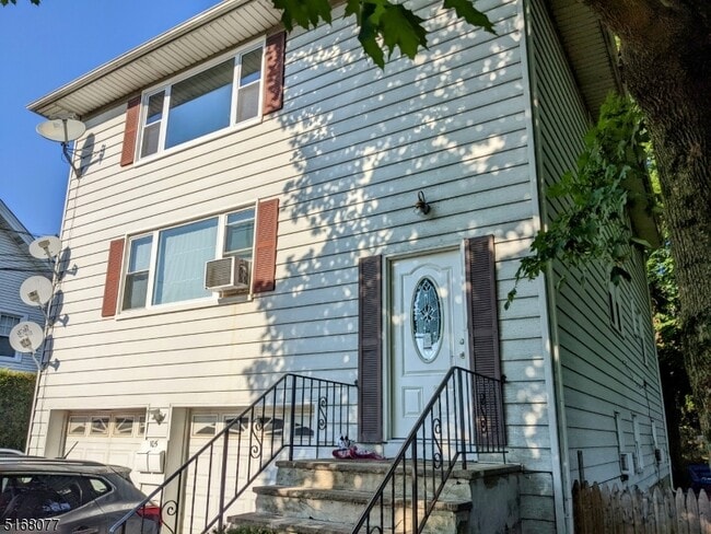 Building Photo - 105 Ringwood Ave