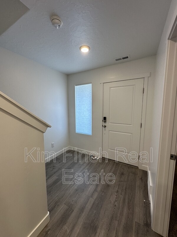 Foto del edificio - 887 E Seaside St