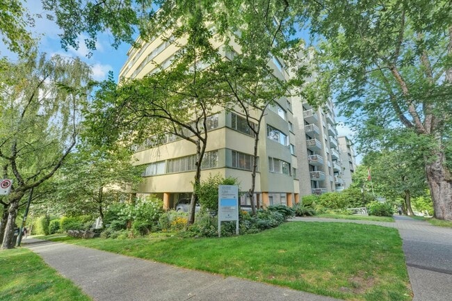 Building Photo - The Twelve81