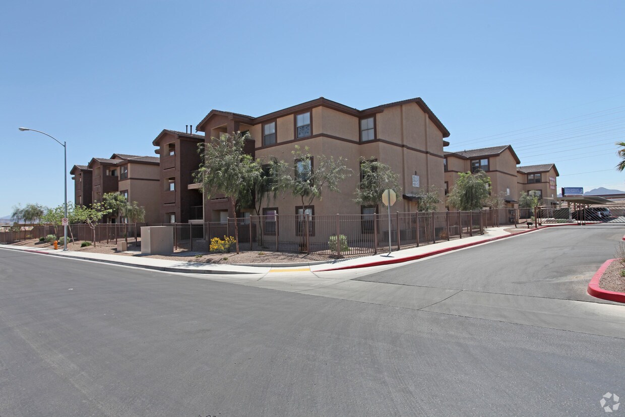 Tides at Whitney Ranch Apartments 5145 Rawhide St Las Vegas, NV