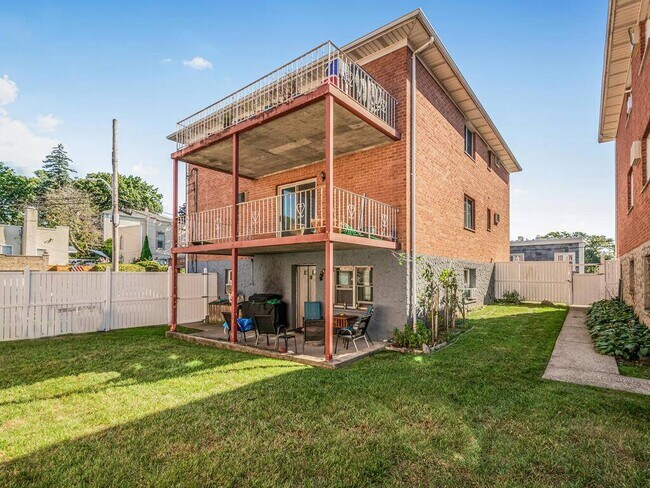 Foto del edificio - 14 Altamont Pl