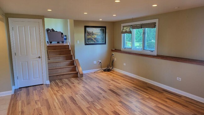 Foto del edificio - 28W661 Douglas Rd